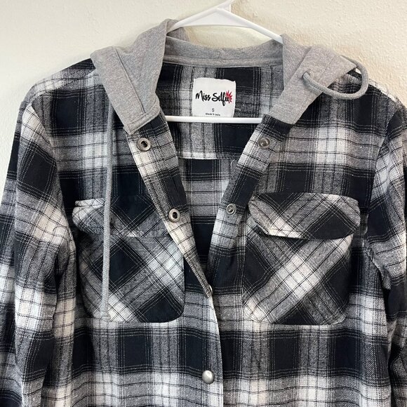 Black & White Plaid Button-Up Shirt With Gray Hood By Miss Selfie S - Picture 5 of 11